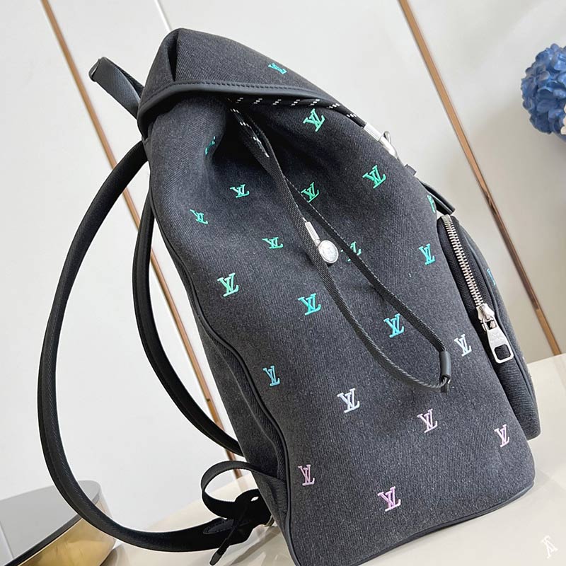 Louis Vuitton Montsouris  LV Blason