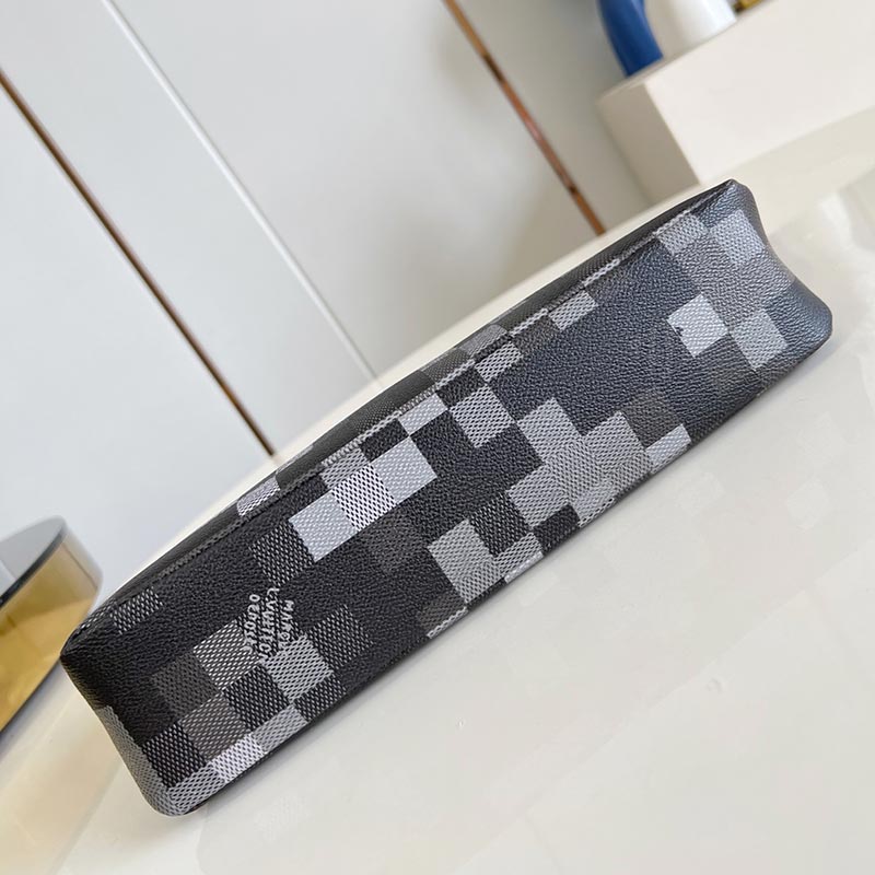 Louis Vuitton Pochette Voyage Souple Damoflage Black