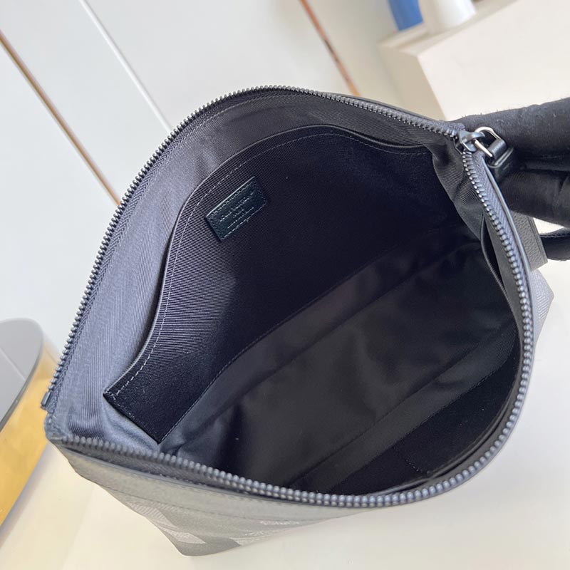 Louis Vuitton Pochette Voyage Souple Damoflage Black