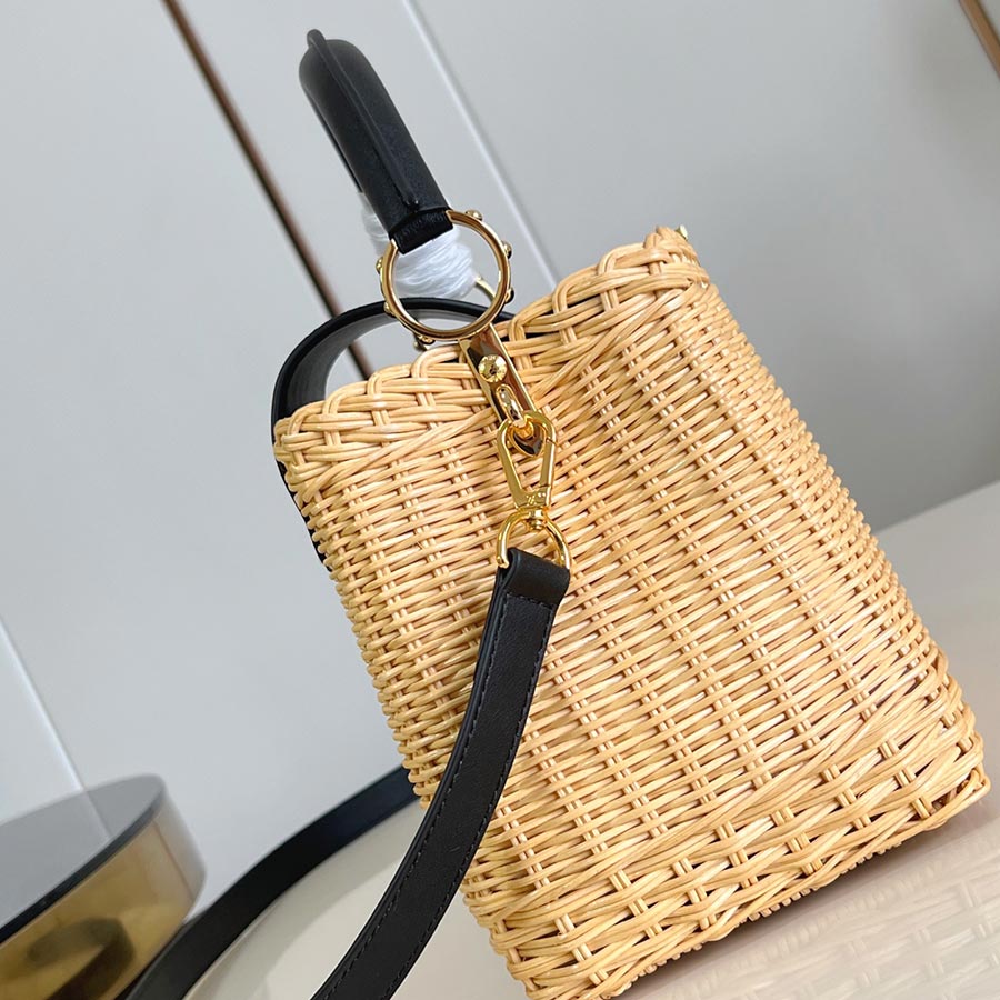 Louis Vuitton Capucines BB