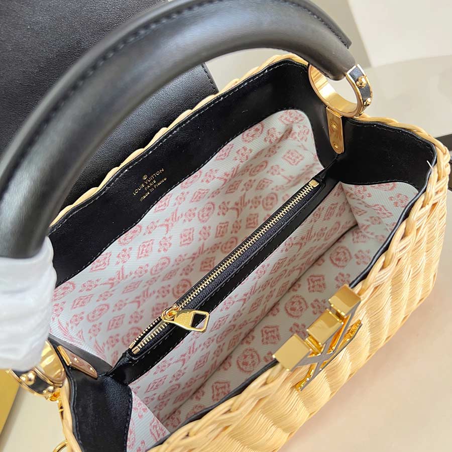 Louis Vuitton Capucines BB