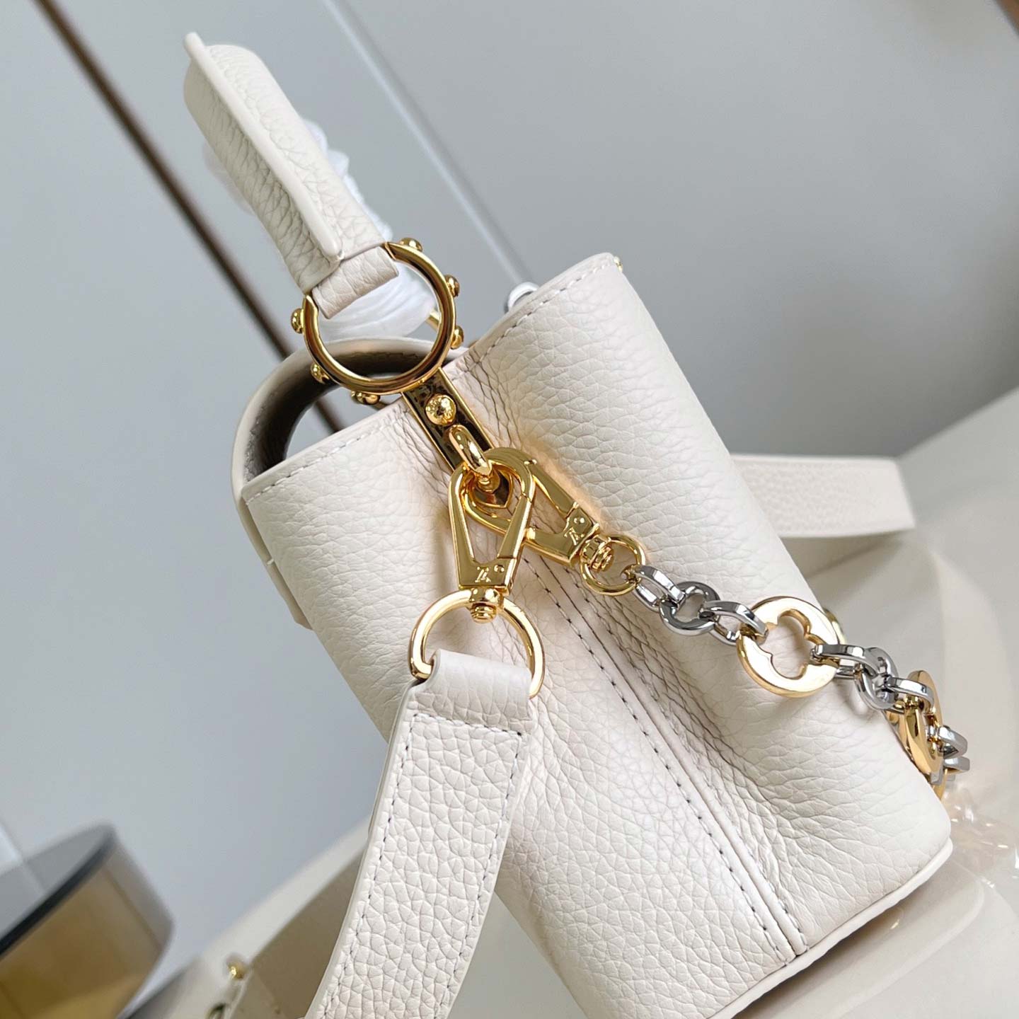 Louis Vuitton Capucines Capucines Chain On You