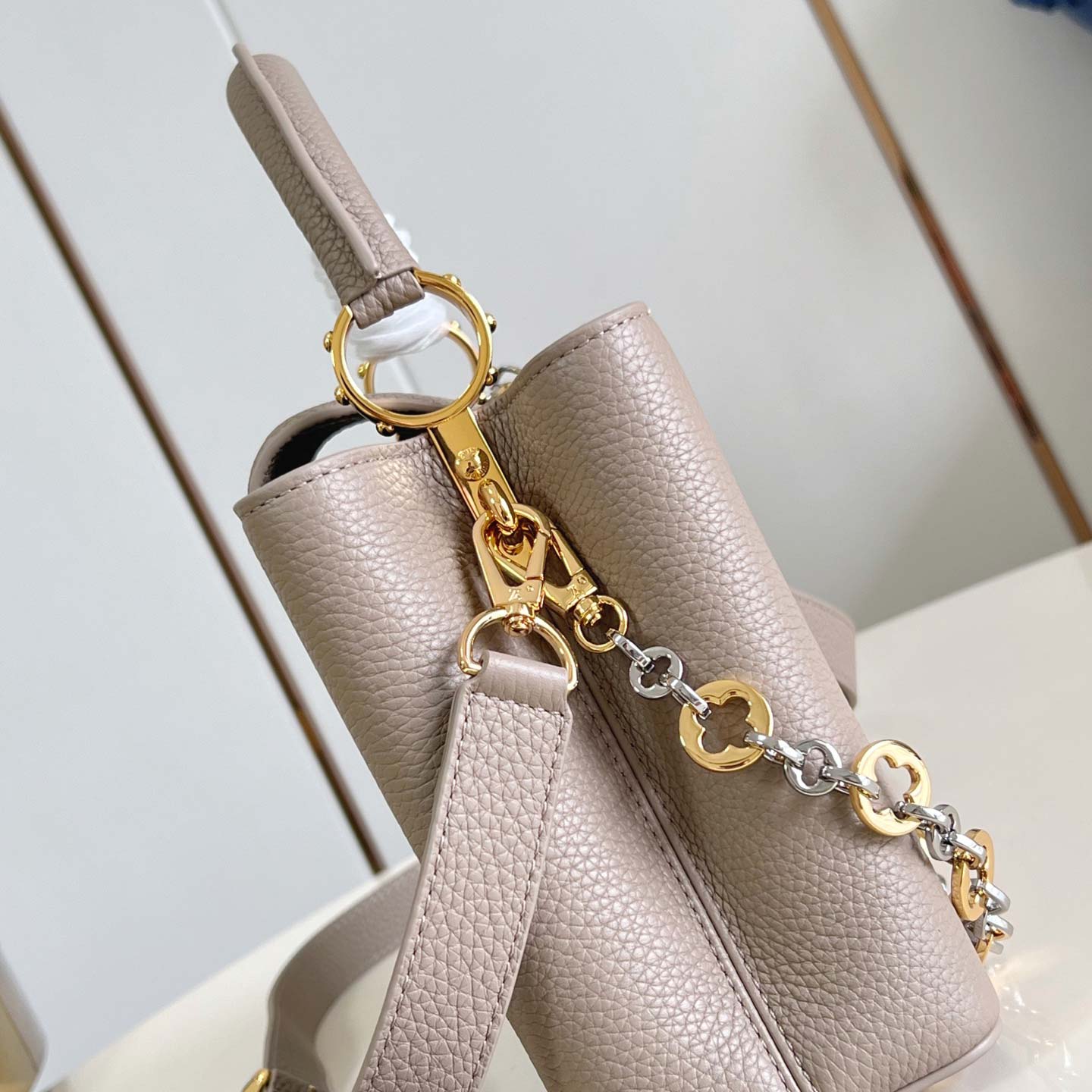 Louis Vuitton Capucines BB  Taurillon