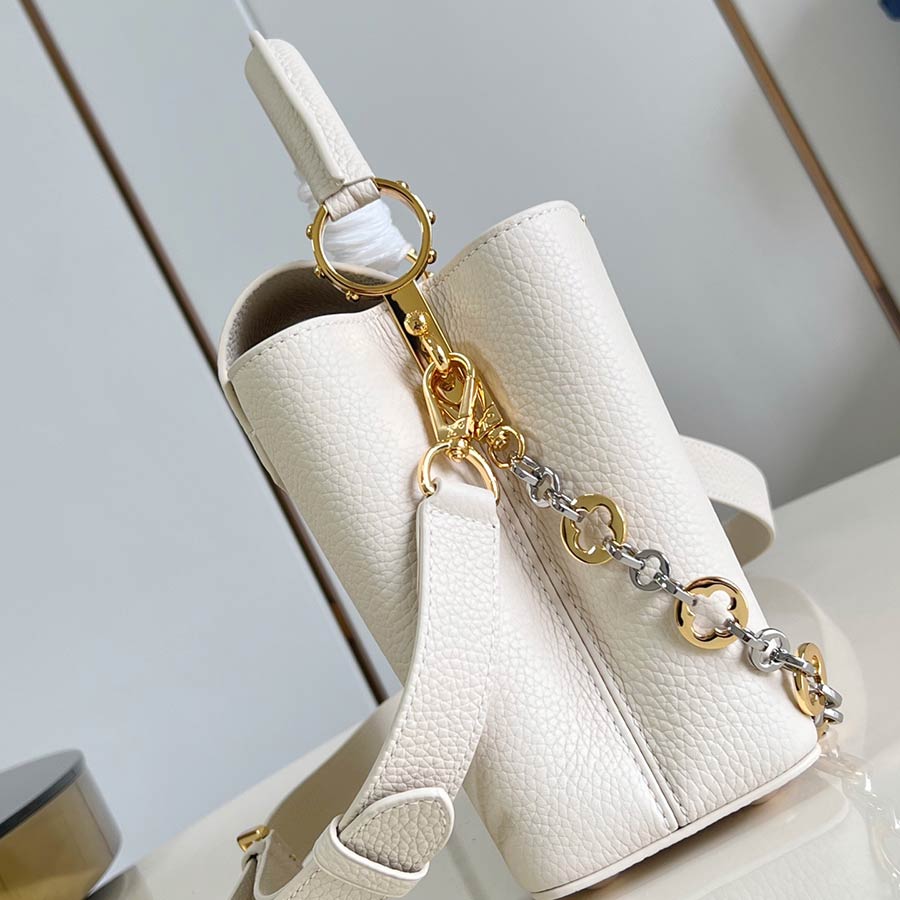 Louis Vuitton Capucines BB  Taurillon