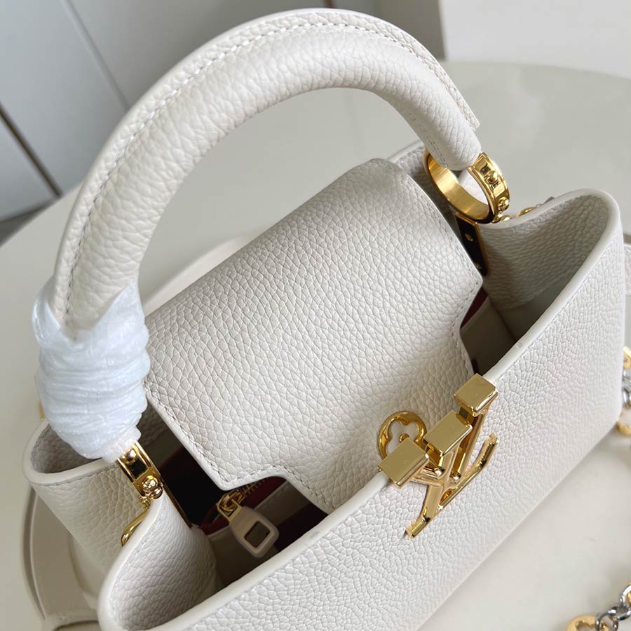 Louis Vuitton Capucines BB Taurillon Louis Vuitton Capucines BB Taurillon