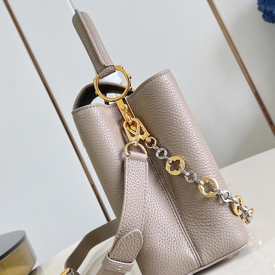 Louis Vuitton Capucines Chain On You
