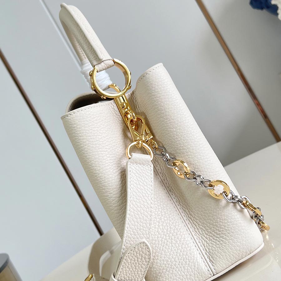 Louis Vuitton Capucines Chain On You