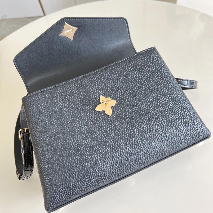 Louis Vuitton Rose des Vents