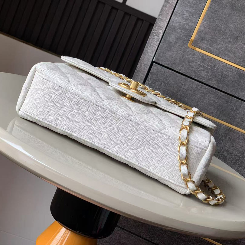 CHANEL Jumbo Classic Caviar Double Flap