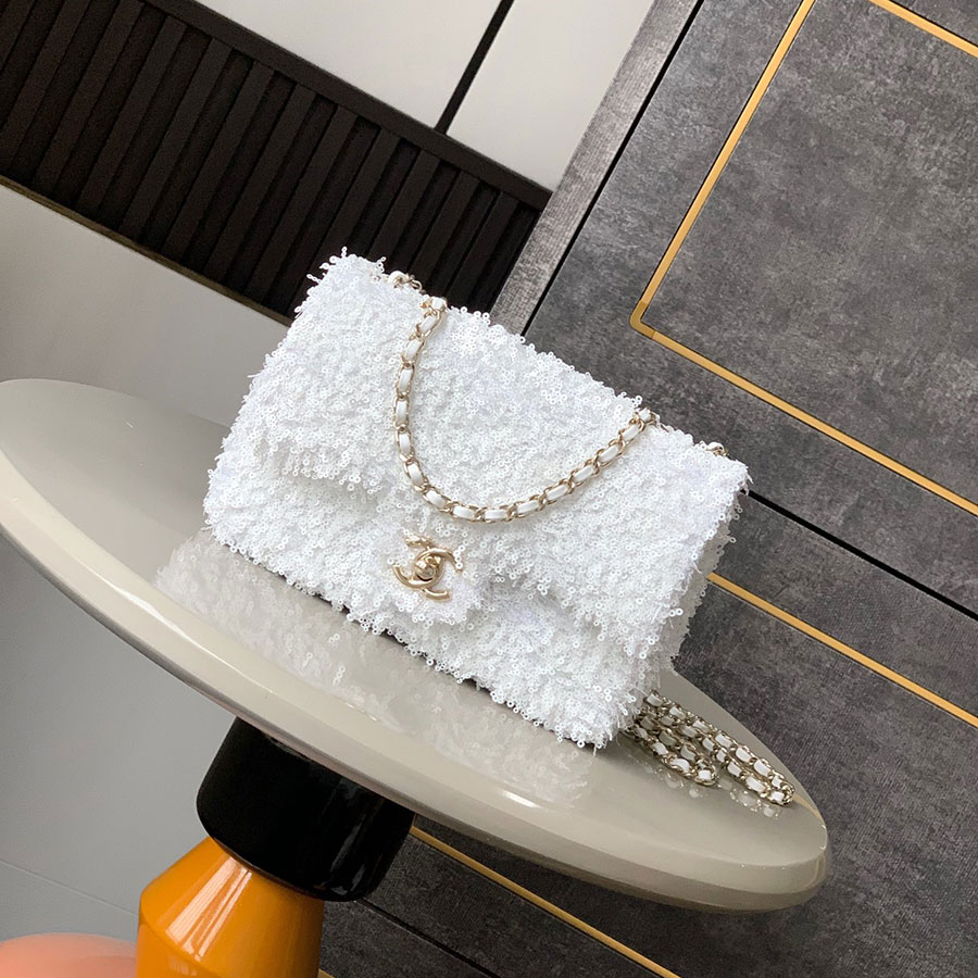 CHANEL Jumbo Classic Caviar Double Flap