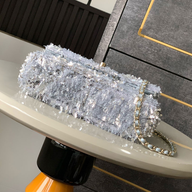 CHANEL Jumbo Classic Caviar Double Flap CHANEL Jumbo Classic Caviar Double Flap