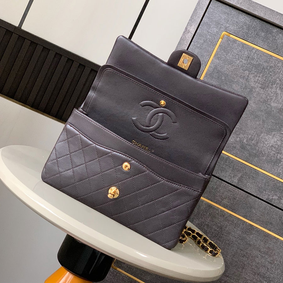 CHANEL Jumbo Classic Caviar Double Flap