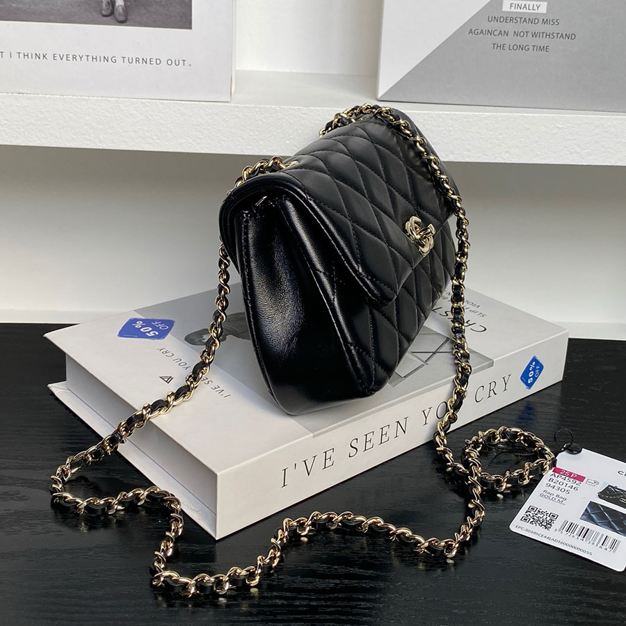 CHANEL Jumbo Classic Caviar Double Flap