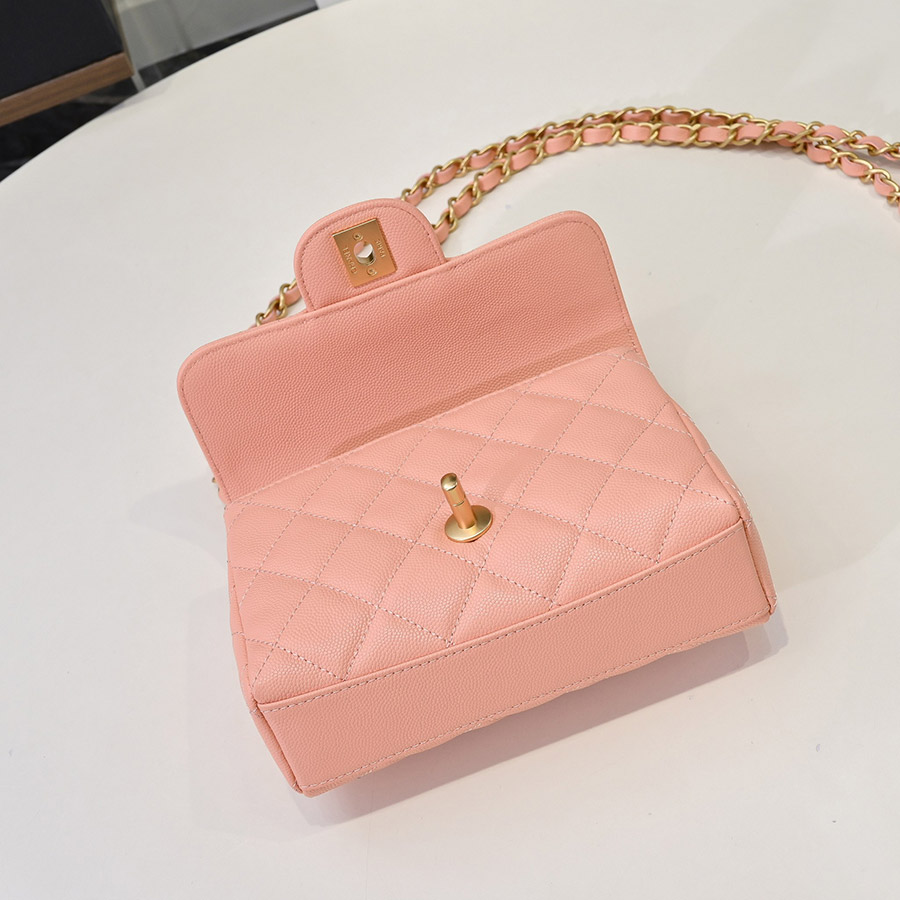 CHANEL Jumbo Classic Caviar Double Flap