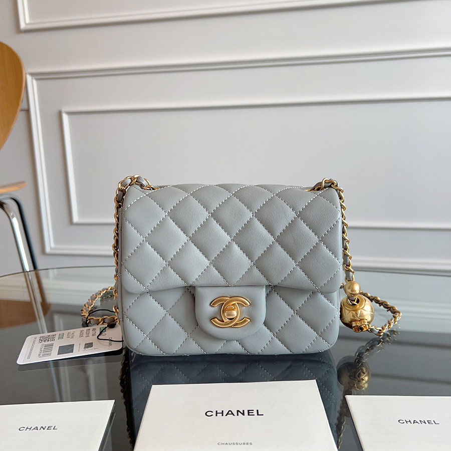 CHANEL  Jumbo Classic Caviar Double Flap