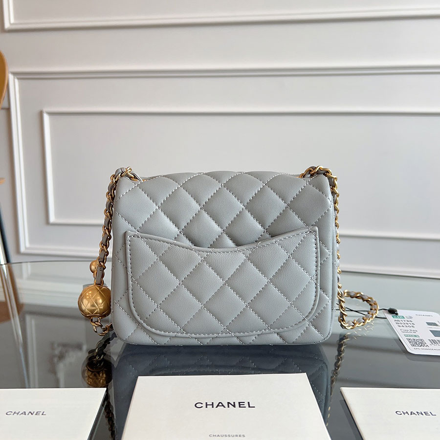 CHANEL  Jumbo Classic Caviar Double Flap