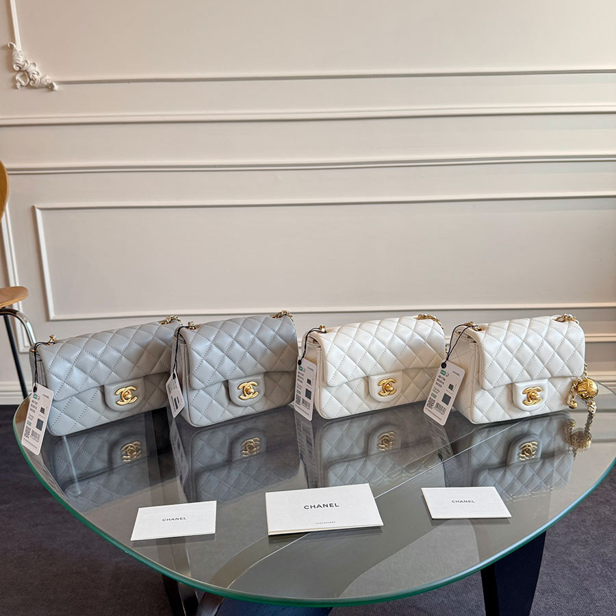 CHANEL  Jumbo Classic Caviar Double Flap