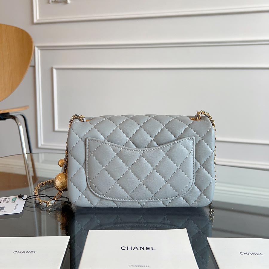 CHANEL  Jumbo Classic Caviar Double Flap