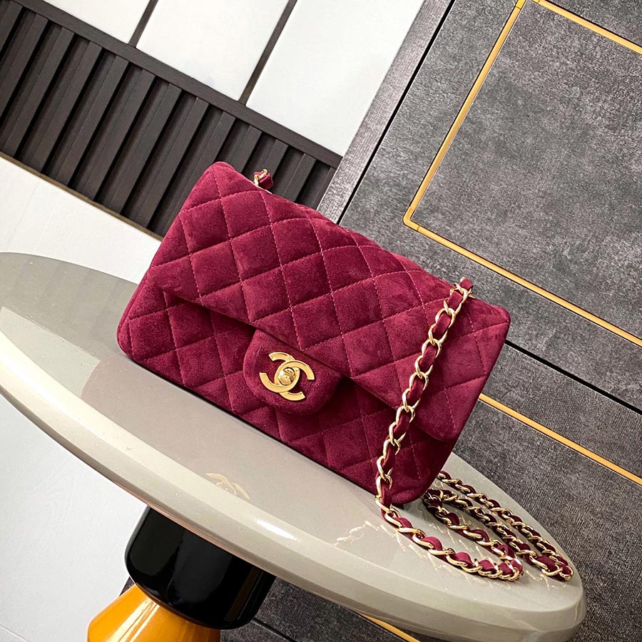 CHANEL Jumbo Classic Caviar Double Flap