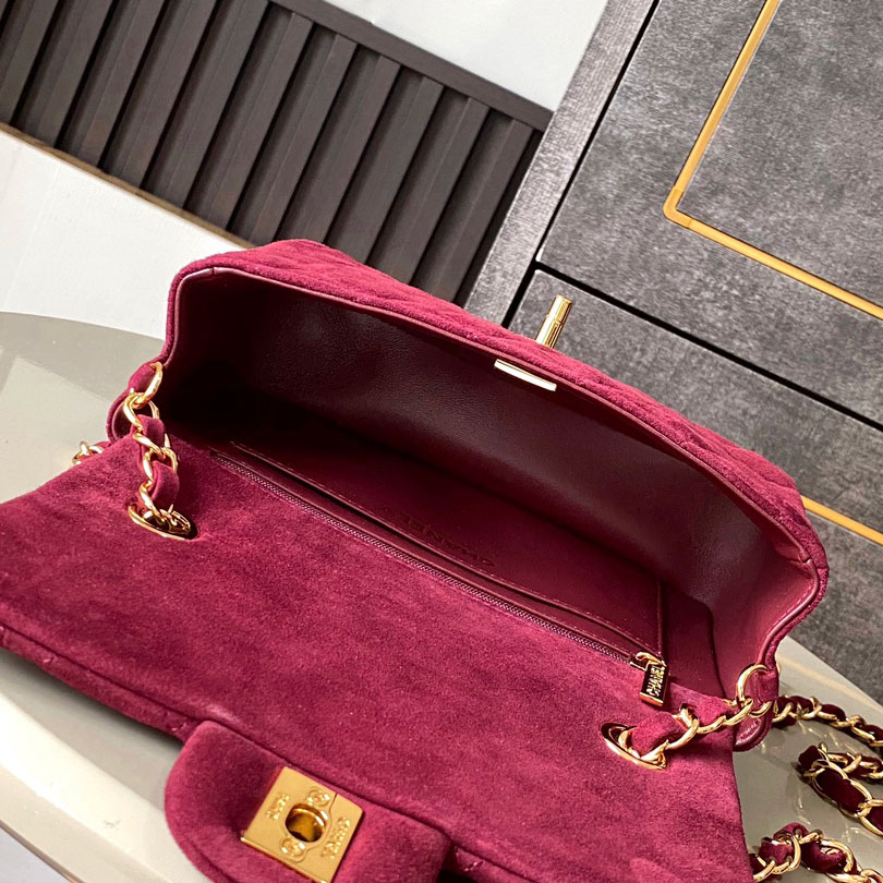 CHANEL Jumbo Classic Caviar Double Flap CHANEL Jumbo Classic Caviar Double Flap