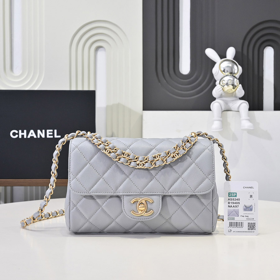 CHANEL  Jumbo Classic Caviar Double Flap