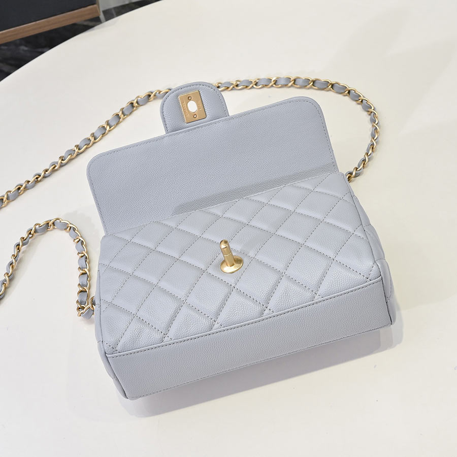 CHANEL Jumbo Classic Caviar Double Flap CHANEL Jumbo Classic Caviar Double Flap