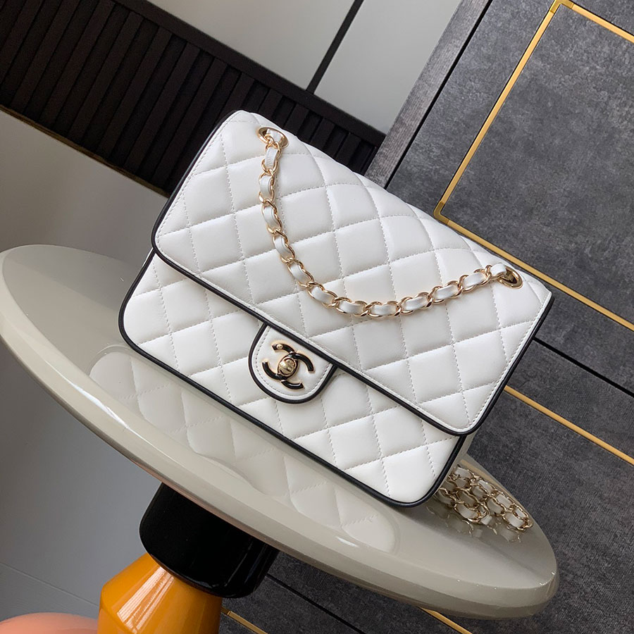 CHANEL  Jumbo Classic Caviar Double Flap