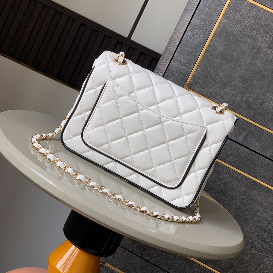 CHANEL Jumbo Classic Caviar Double Flap CHANEL Jumbo Classic Caviar Double Flap