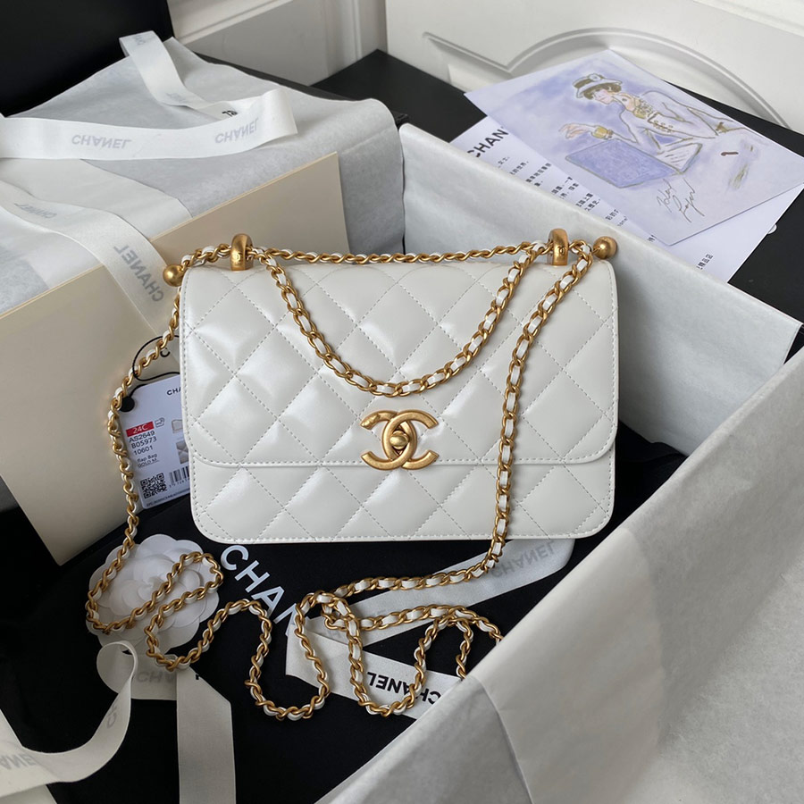 CHANEL Jumbo Classic Caviar Double Flap
