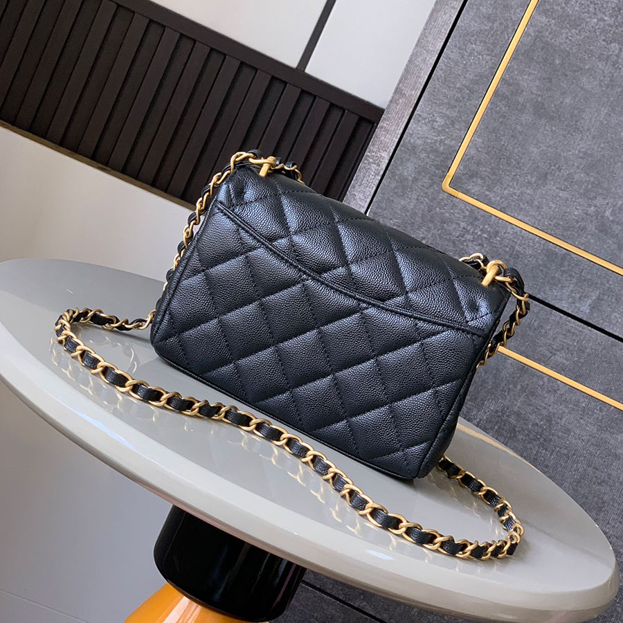 CHANEL Jumbo Classic Caviar Double Flap