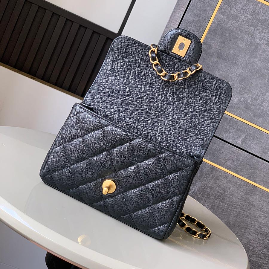 CHANEL Jumbo Classic Caviar Double Flap