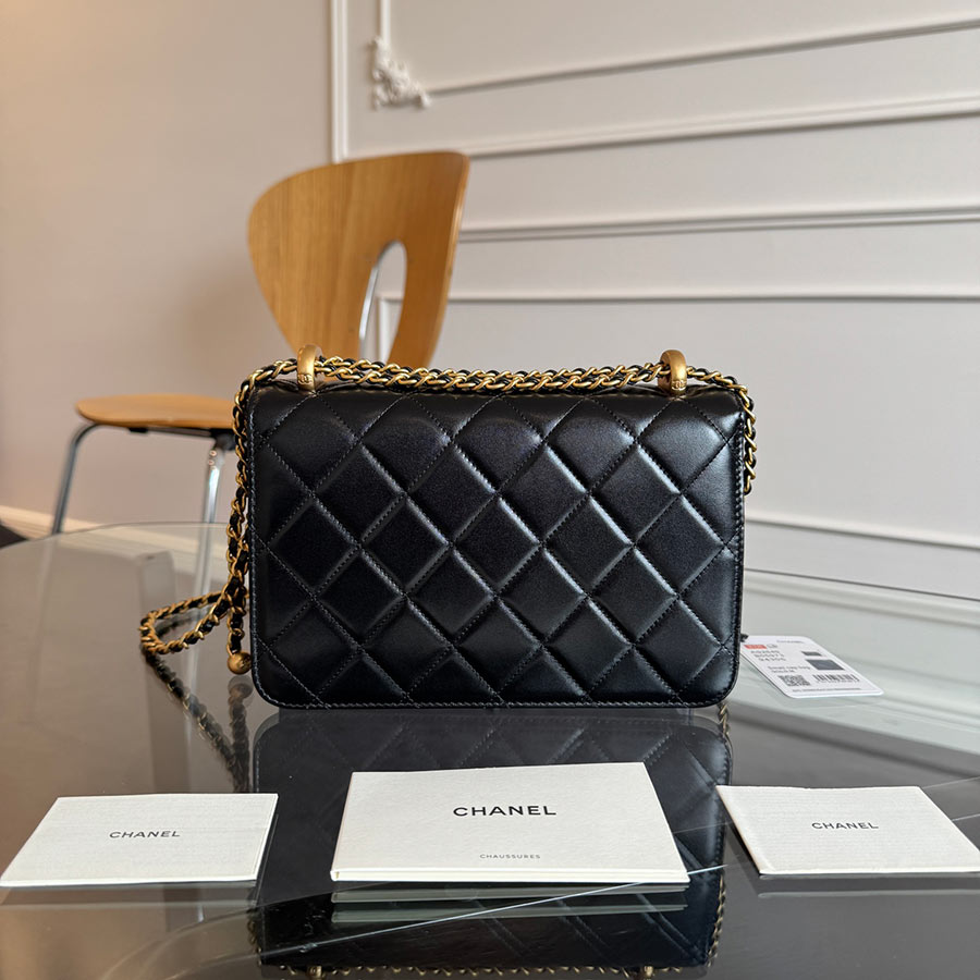 CHANEL Jumbo Classic Caviar Double Flap