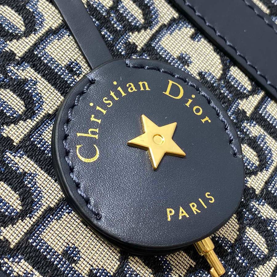 DIOR Groove