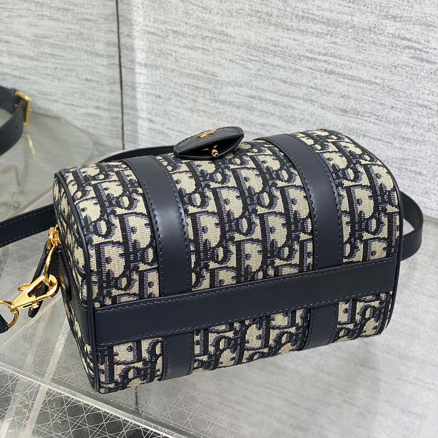 DIOR Groove