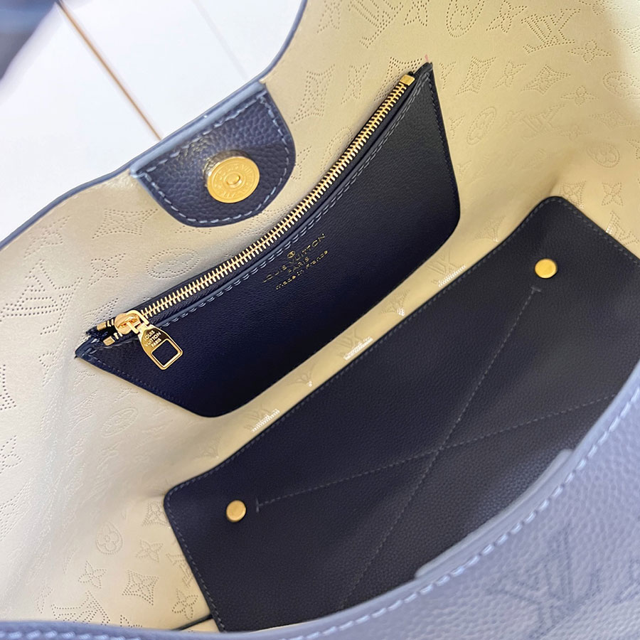 Louis Vuitton Carmel hobo Taurillon Louis Vuitton Carmel hobo Taurillon