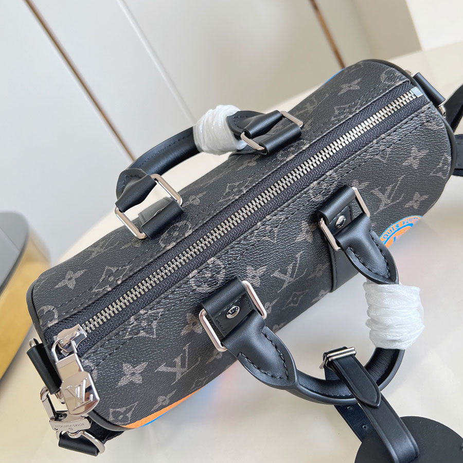 Louis Vuitton P01942 Keepall 25 Monogram Eclipse Louis Vuitton P01942 Keepall 25 Monogram Eclipse