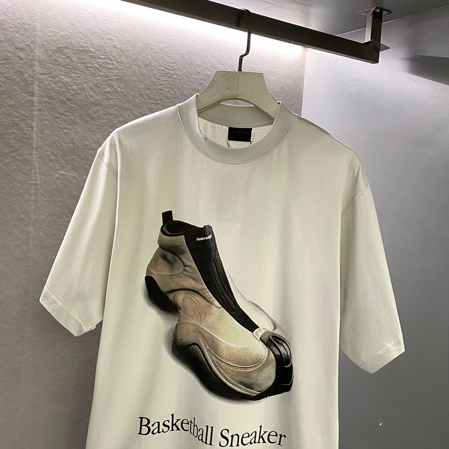 BALENCIAGA BASKETBALL SNEAKER  TSHIRT
