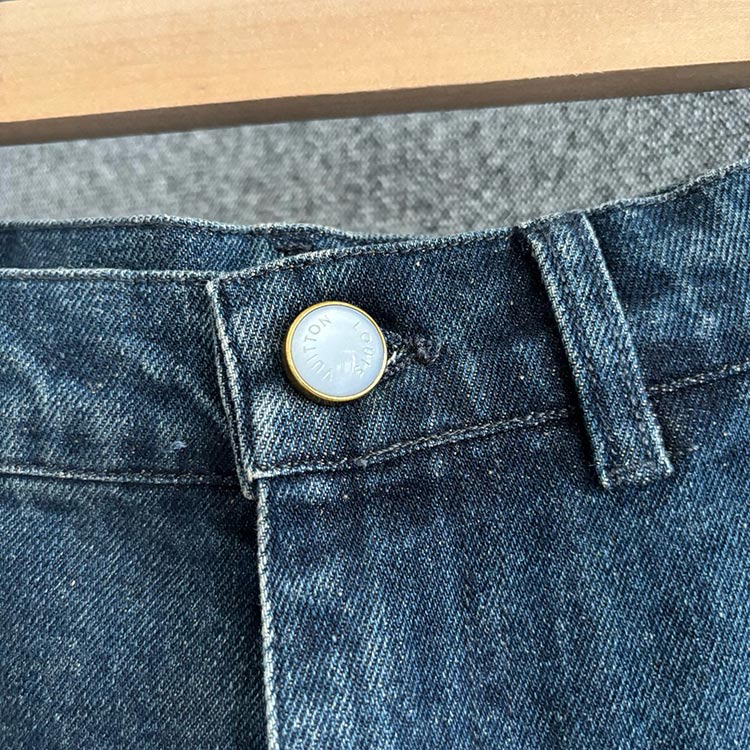 LOUIS VUITTON LOGO SHORT JEANS LOUIS VUITTON LOGO SHORT JEANS