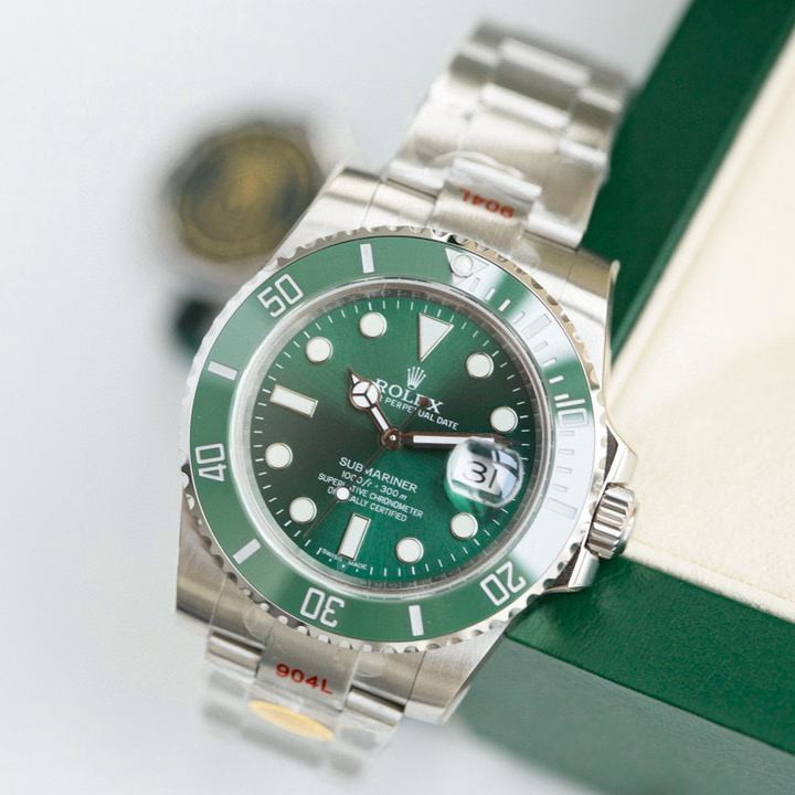 Rolex Submariner Date