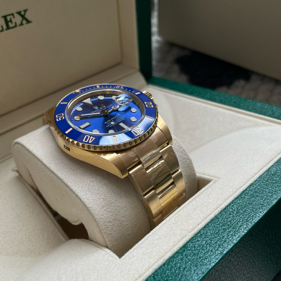 Rolex Submariner Date  Bluesy