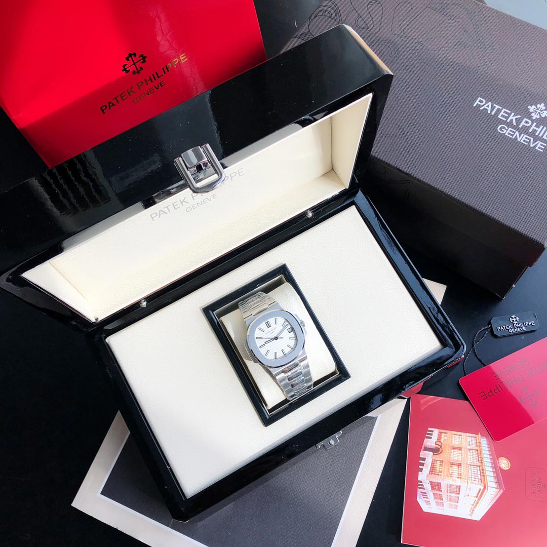 Patek  Philippe Nautilus