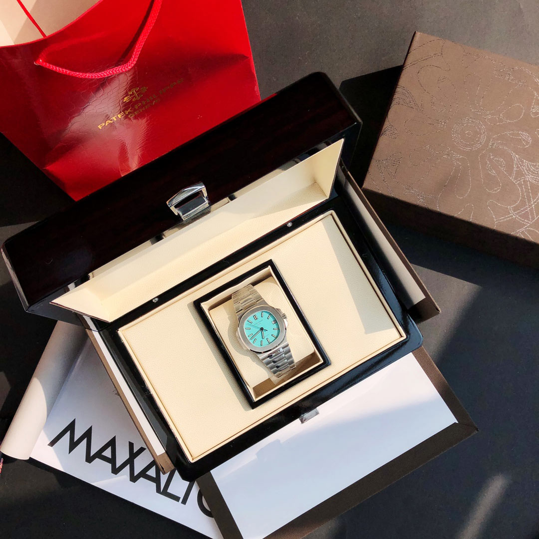 Patek  Philippe Nautilus