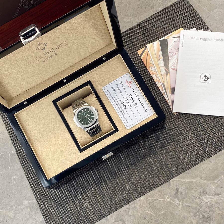 Patek  Philippe Nautilus
