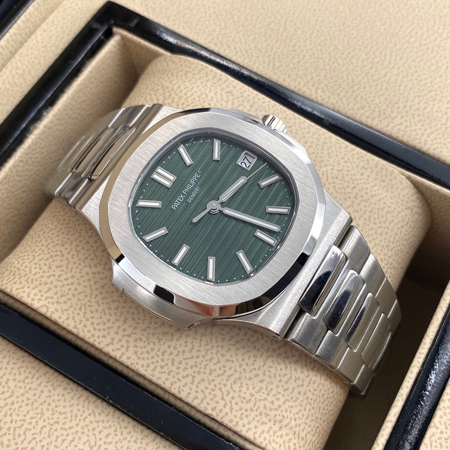 Patek  Philippe Nautilus