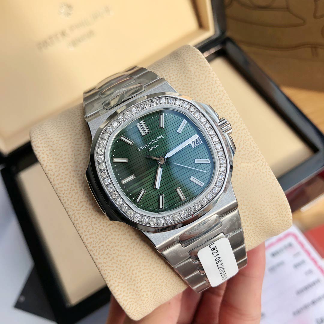 Patek Philippe  Nautilus