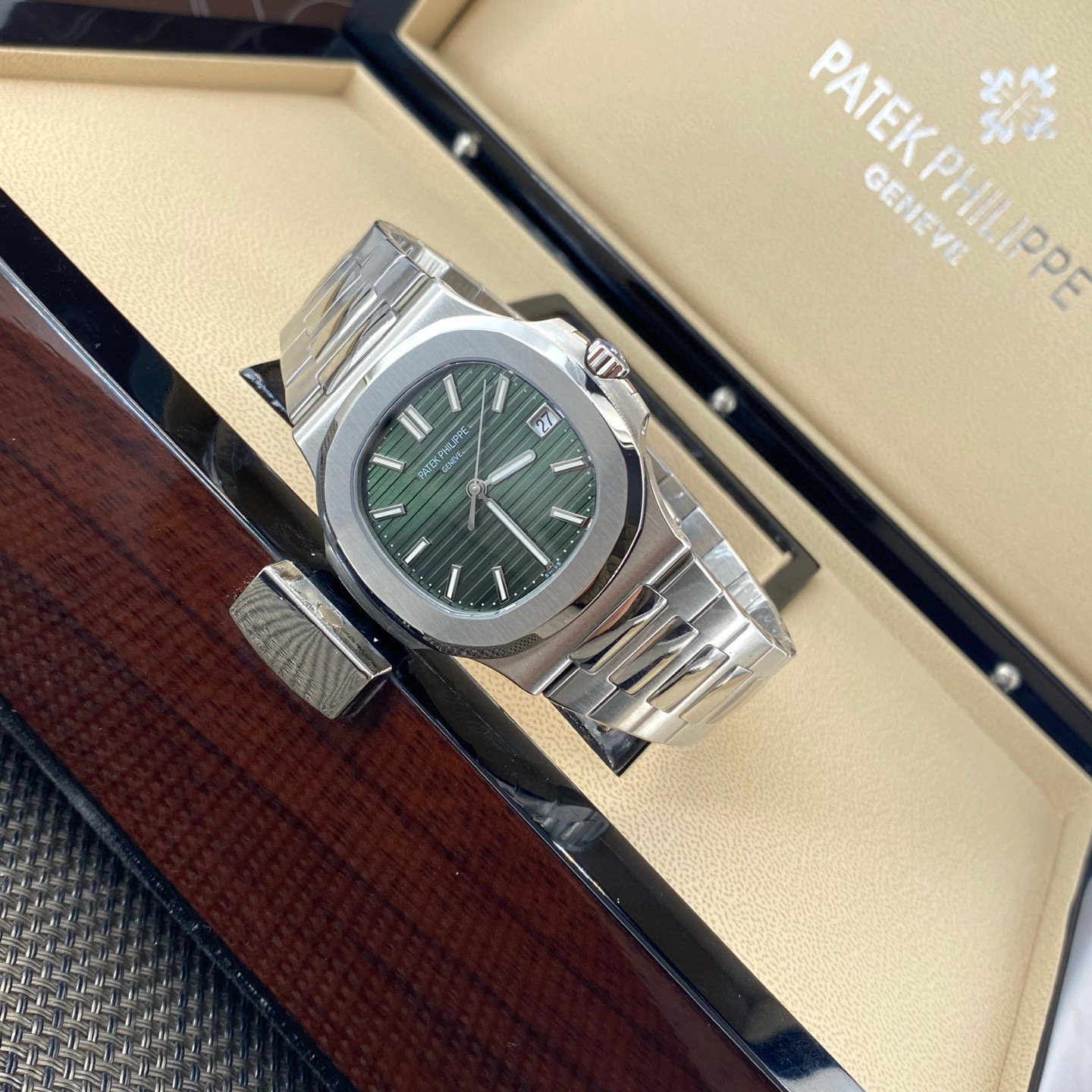 Patek Philippe Nautilus Patek Philippe Nautilus