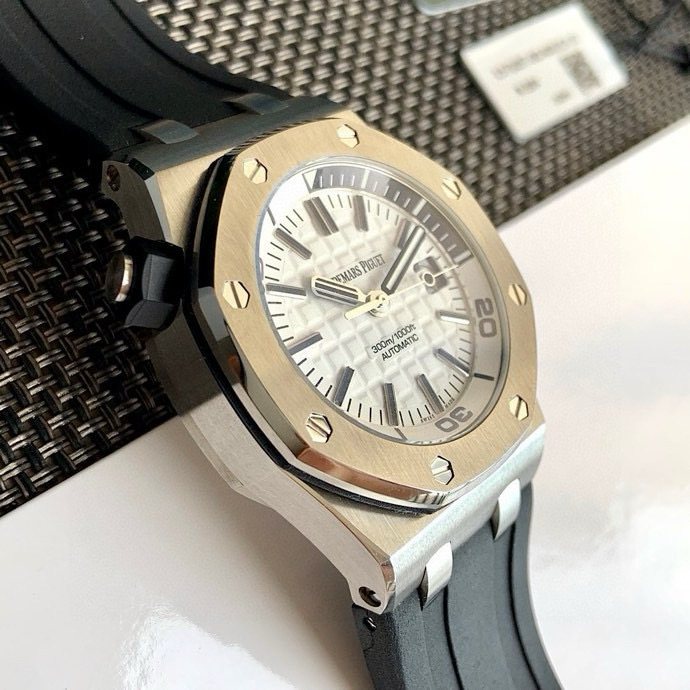 Audemars Piguet Royal Oak Offshore Diver Ref. Audemars Piguet Royal Oak Offshore Diver Ref.