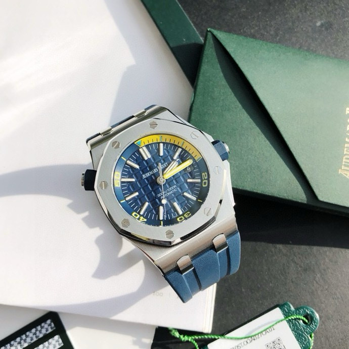 Audemars Piguet Royal Oak Offshore Diver Ref. Audemars Piguet Royal Oak Offshore Diver Ref.